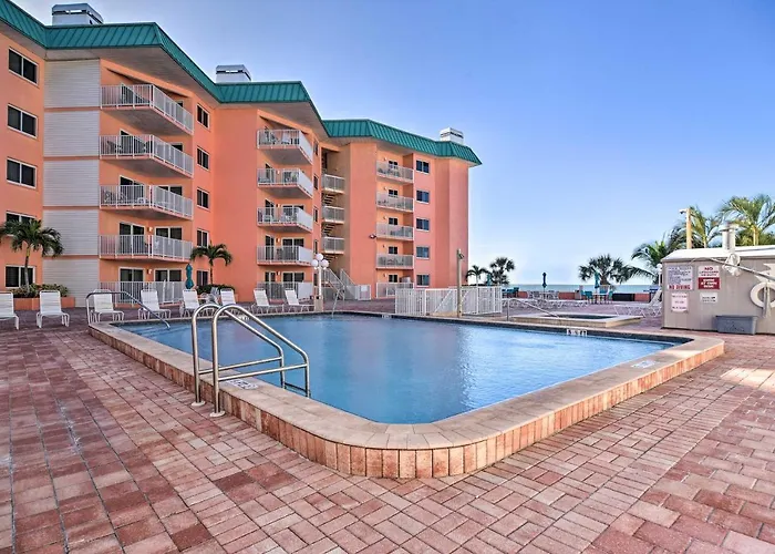 Beachfront Indian Shores Condo - Pool And Hot Tub!