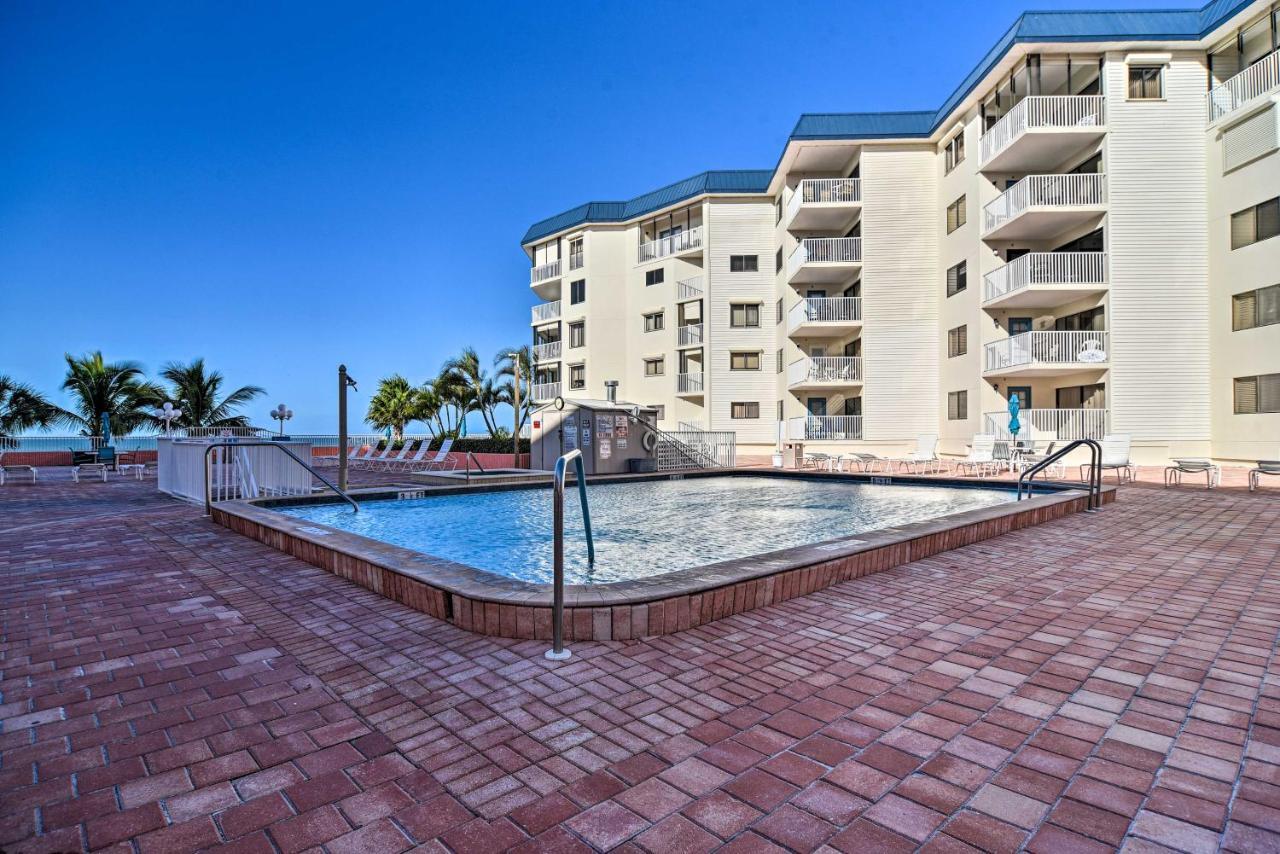 Beachfront Indian Shores - Pool And Hot Tub! Apartamento